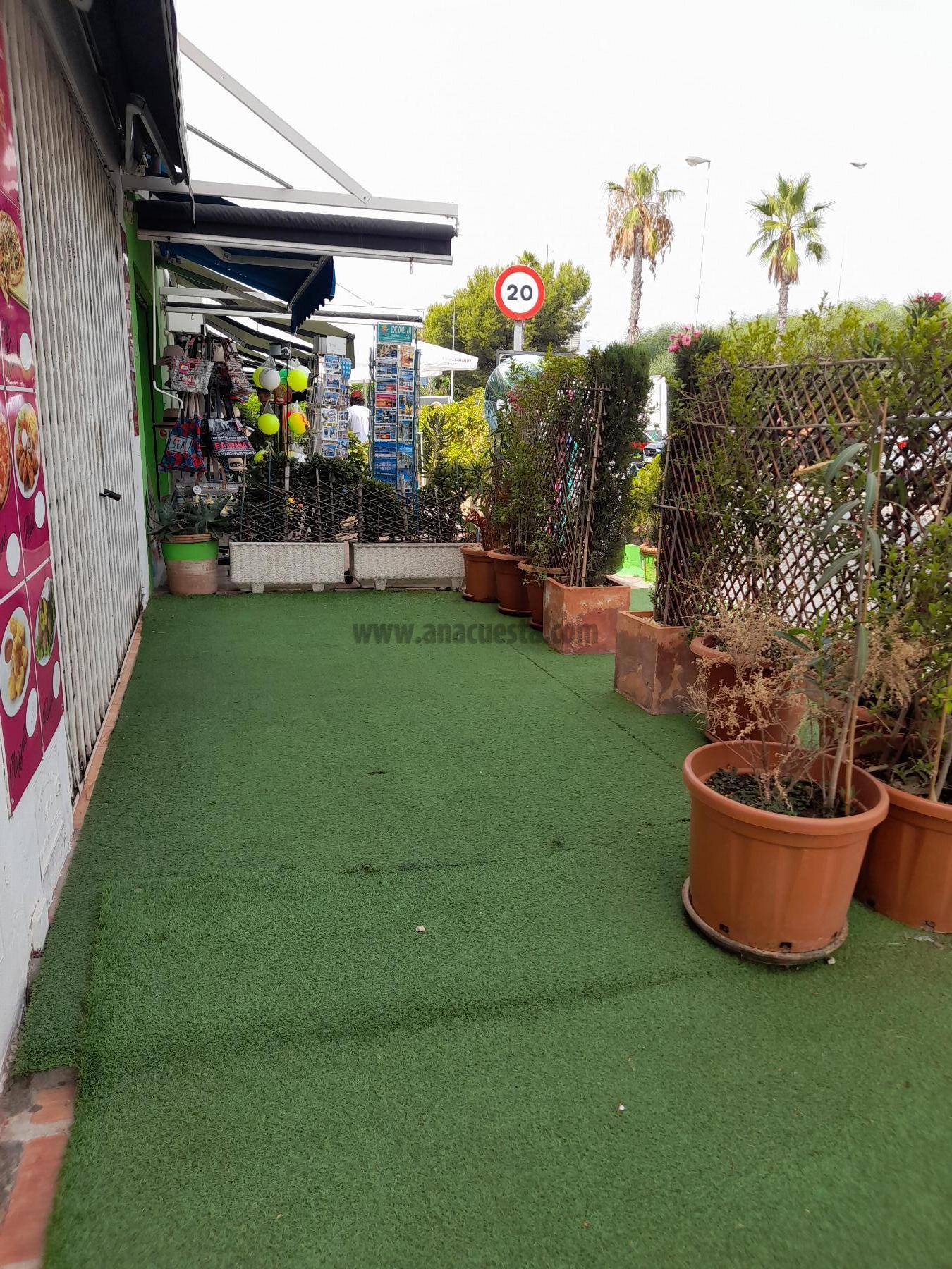 For rent of commercial in Estepona