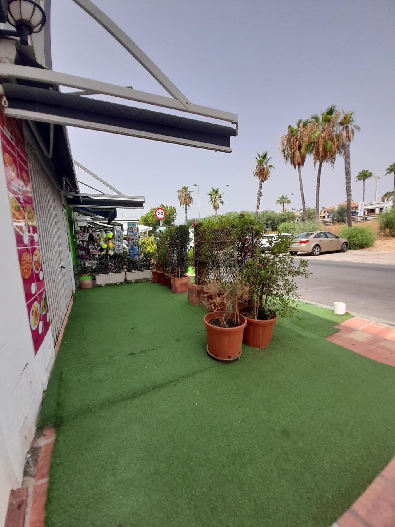 For rent of commercial in Estepona