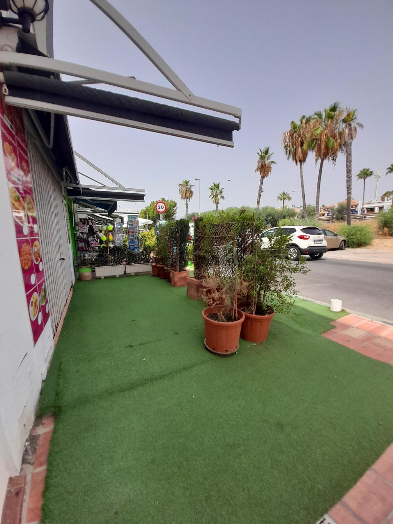 For rent of commercial in Estepona