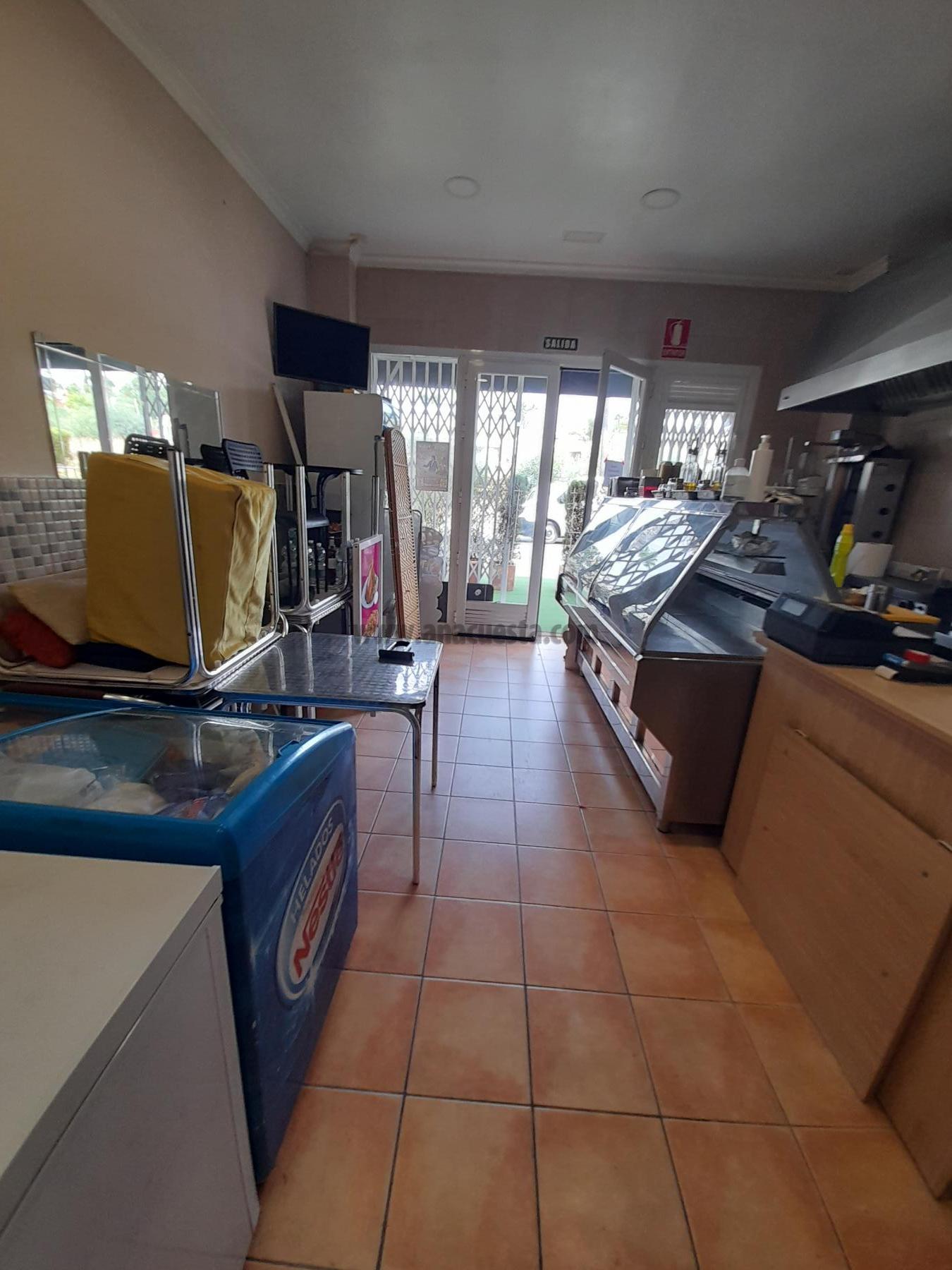 For rent of commercial in Estepona