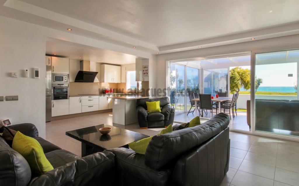 For sale of house in Estepona