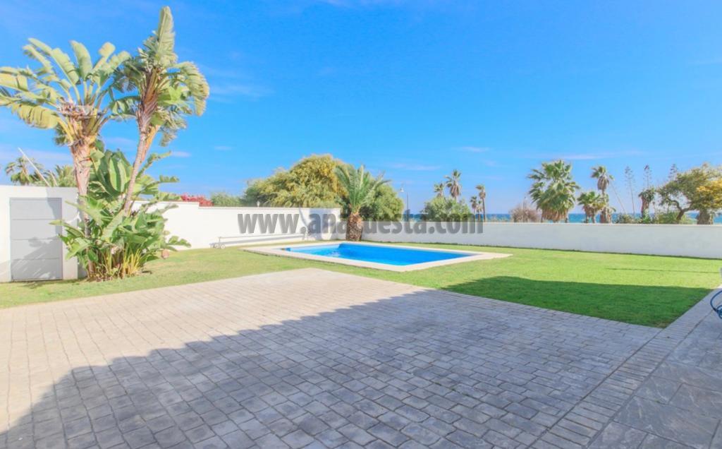 For sale of house in Estepona
