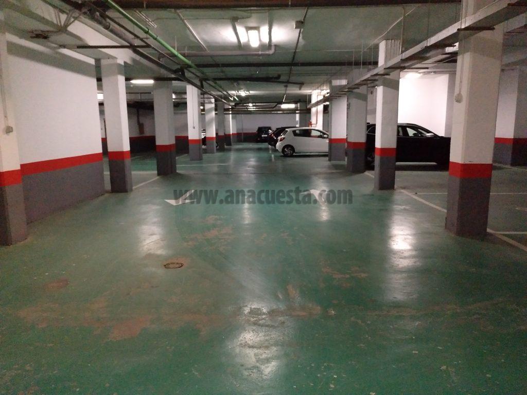 For sale of garage in Nueva Andalucía