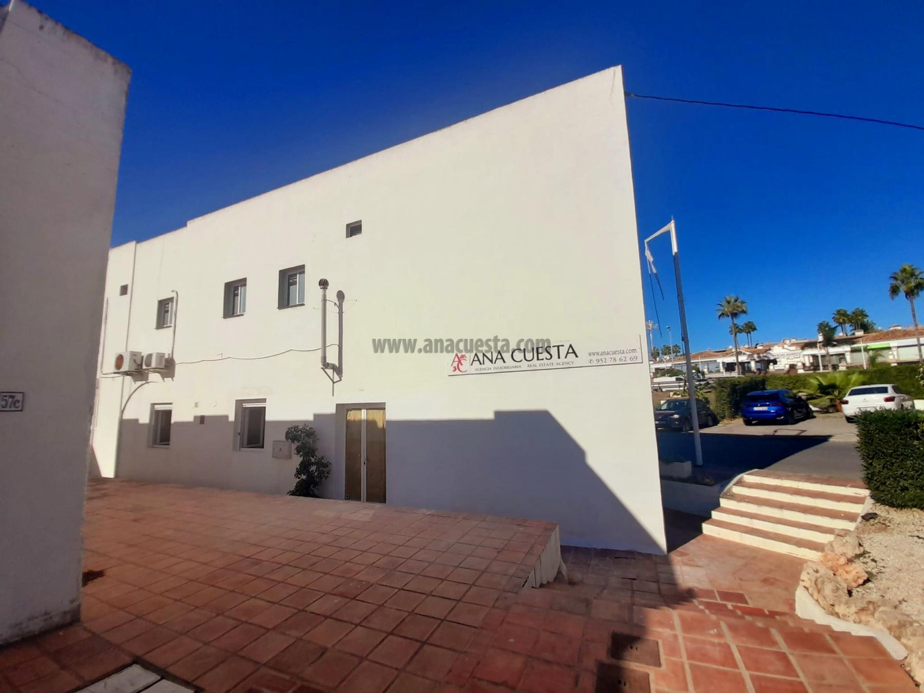 For rent of commercial in Estepona