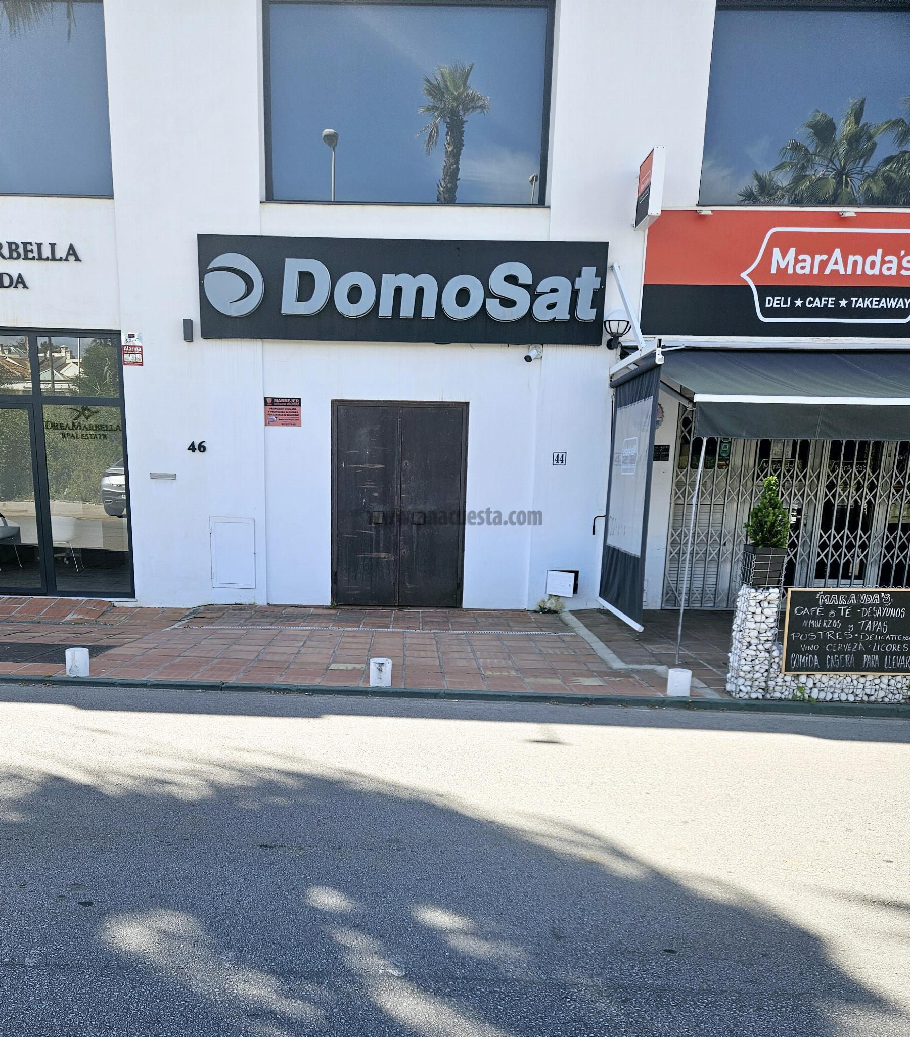 For sale of commercial in Estepona