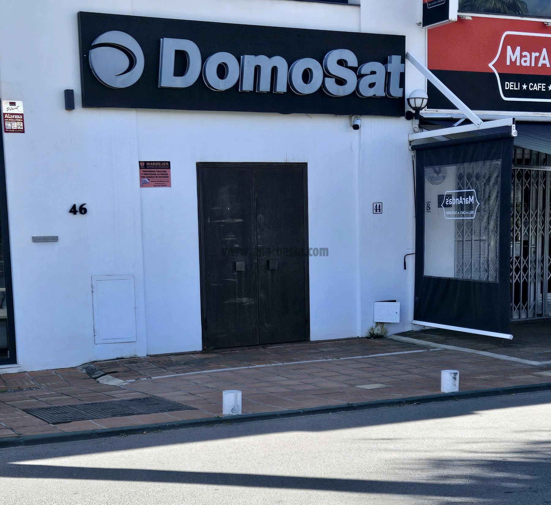 For sale of commercial in Estepona