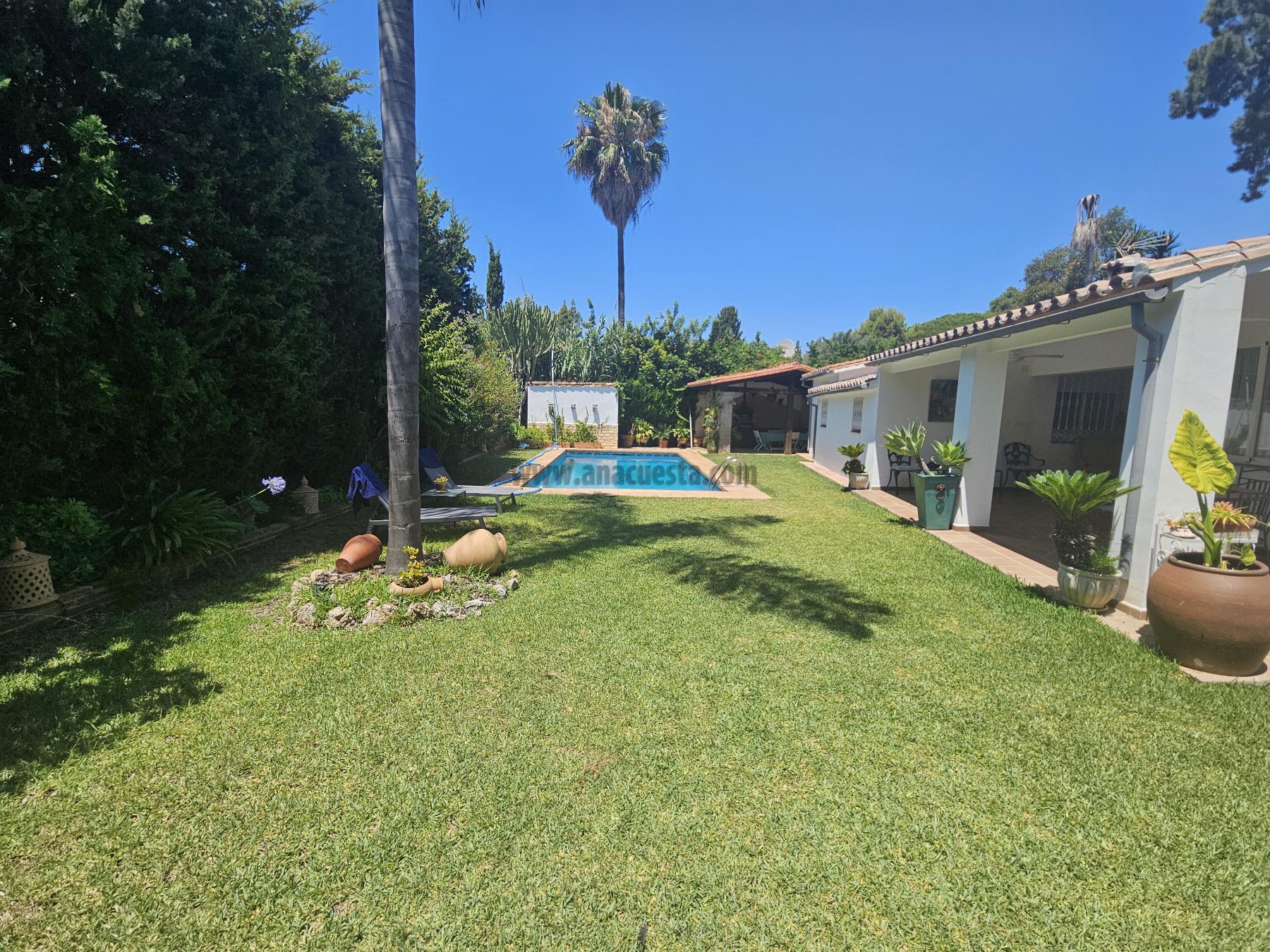 Venta de chalet en Estepona