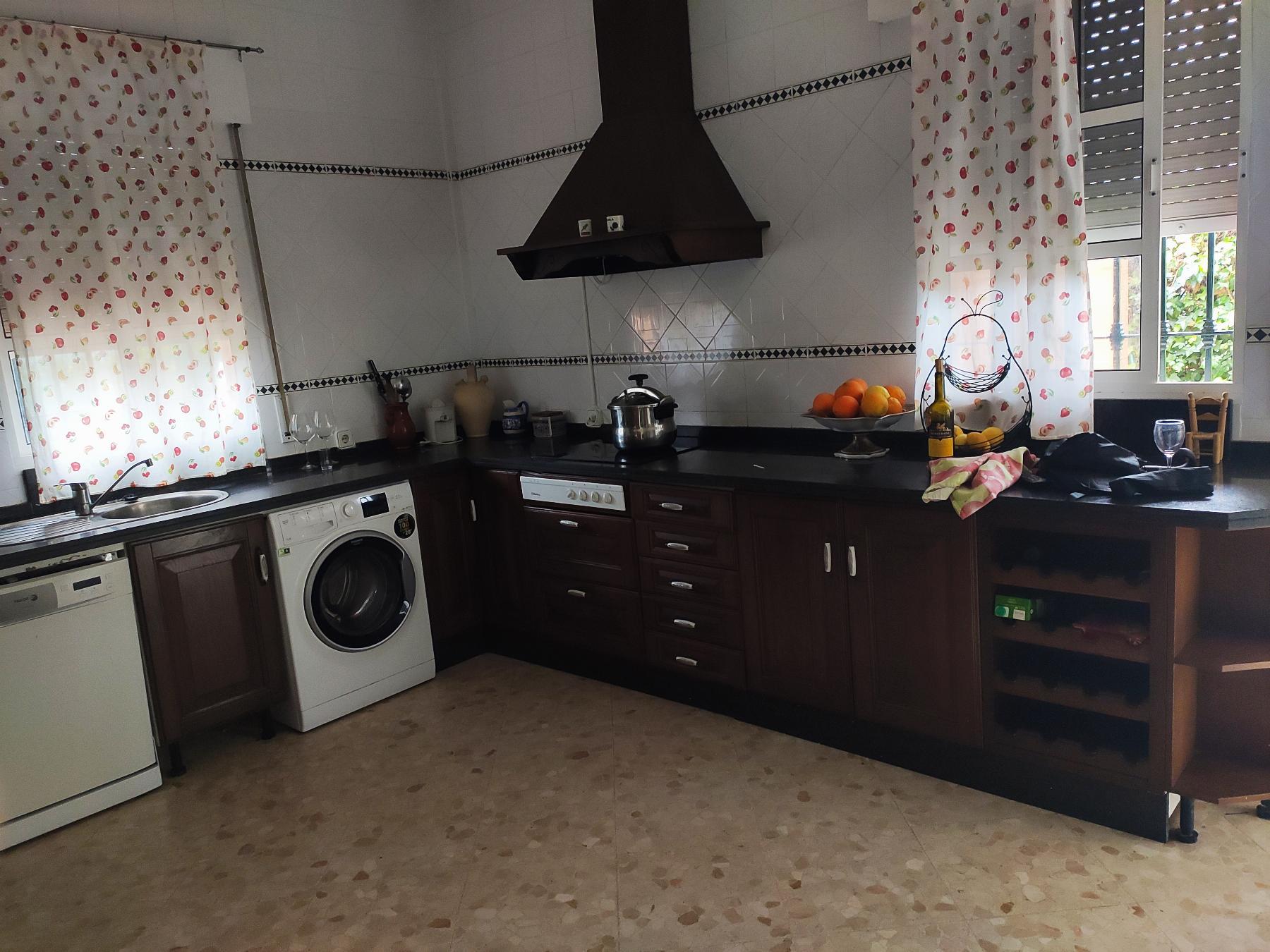 For rent of chalet in Espartinas