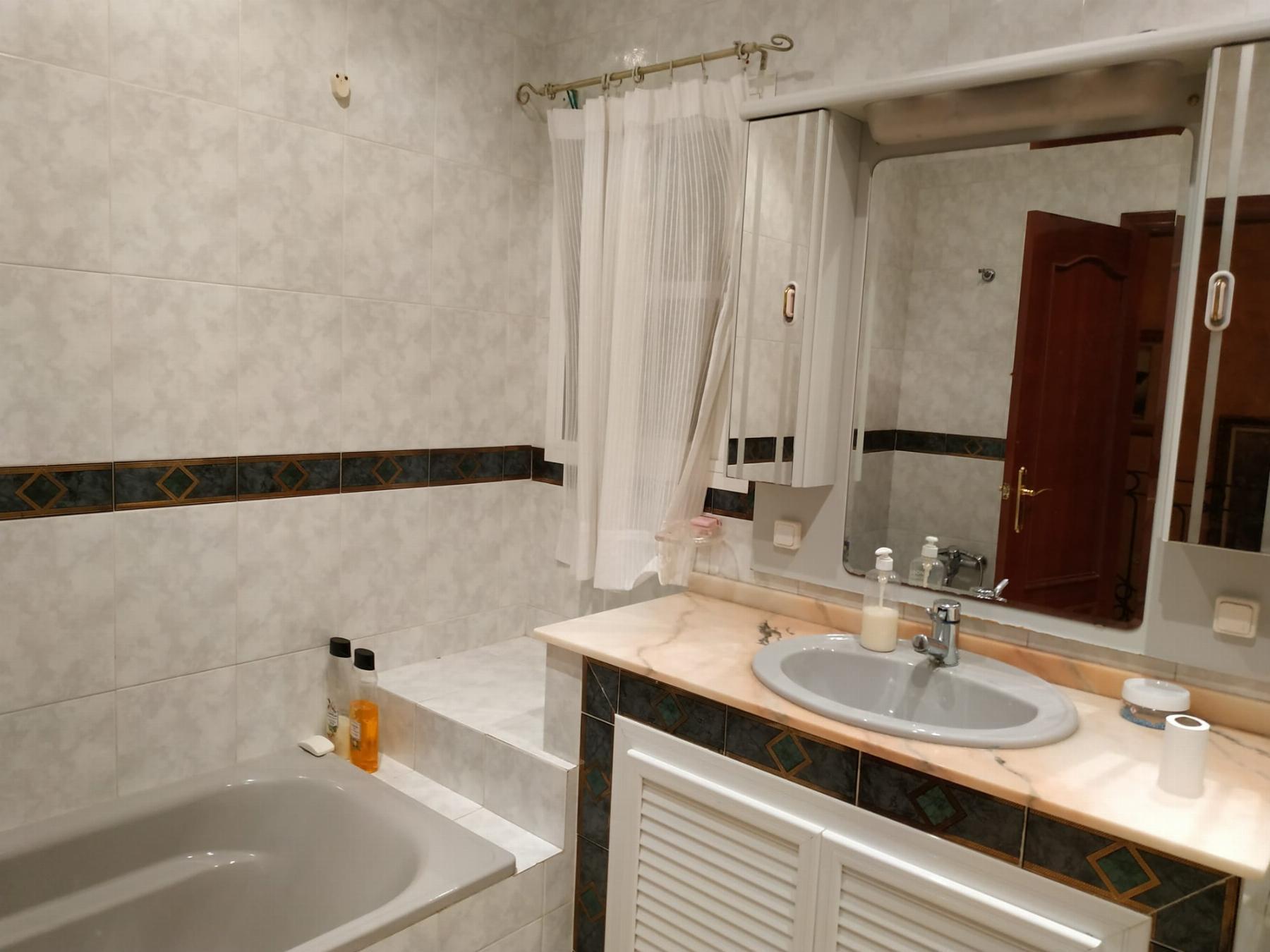 For rent of chalet in Espartinas
