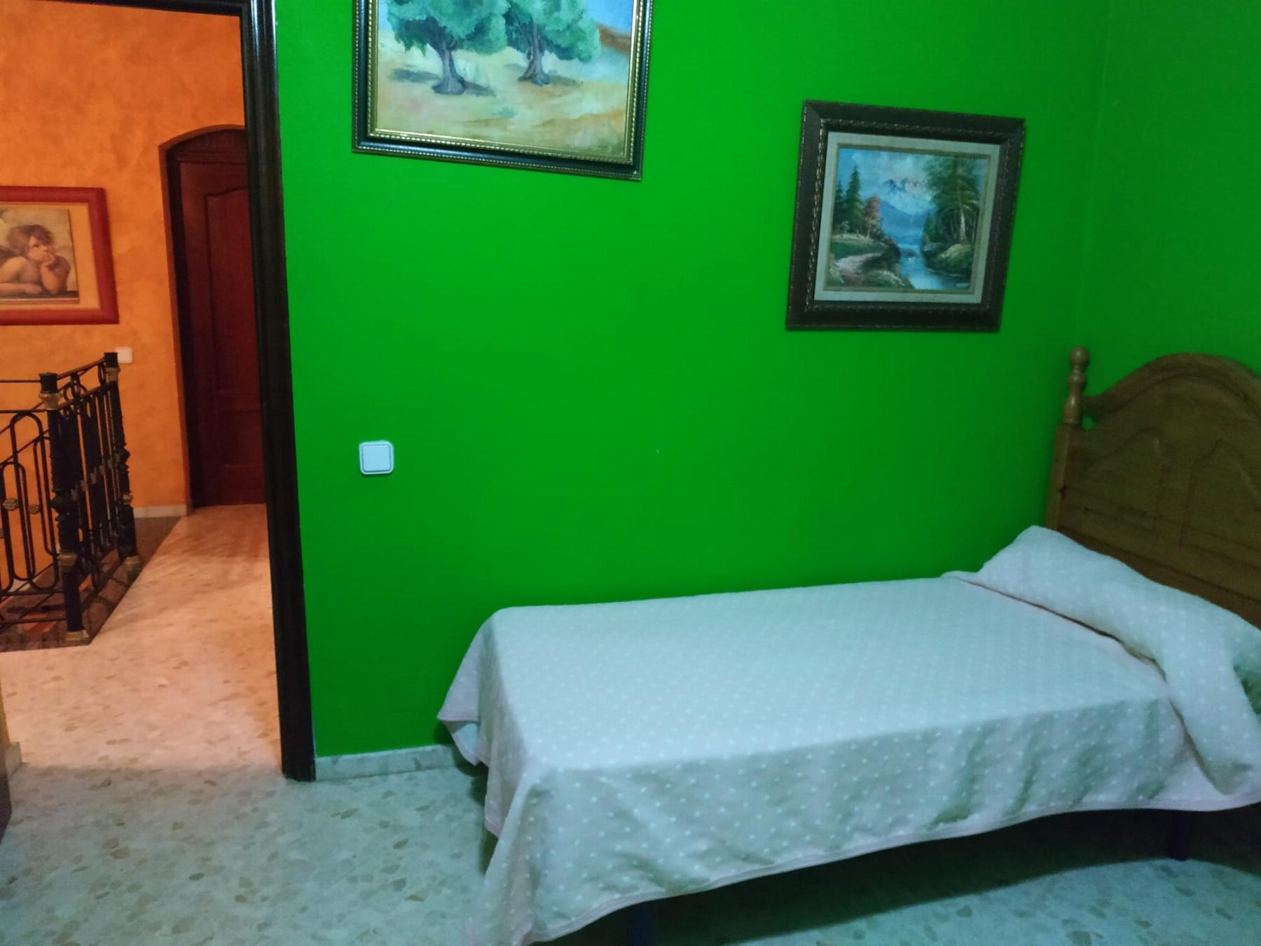 For rent of chalet in Espartinas