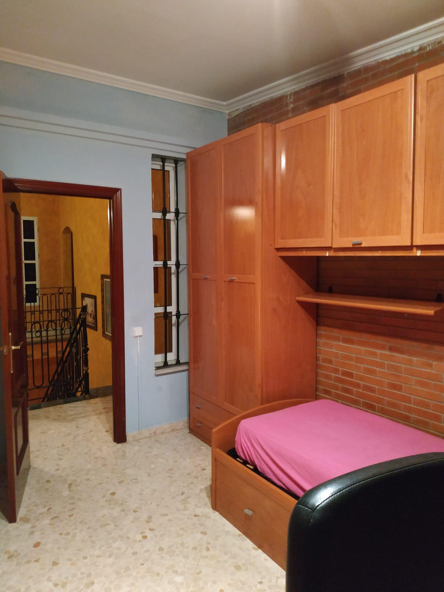 For rent of chalet in Espartinas