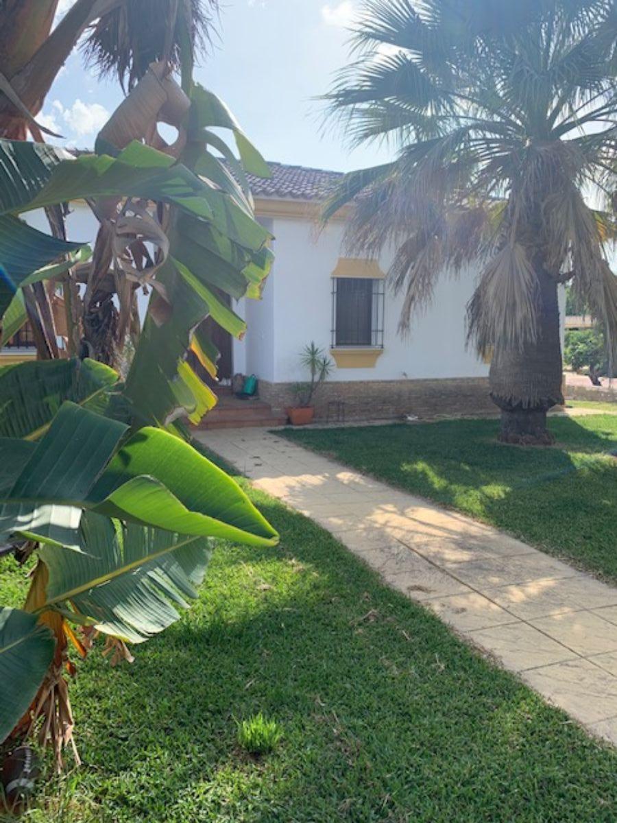 For sale of chalet in Hinojos