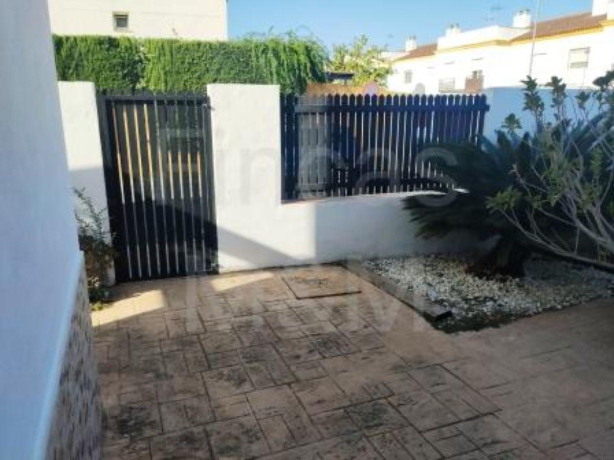 For sale of house in Coria del Río