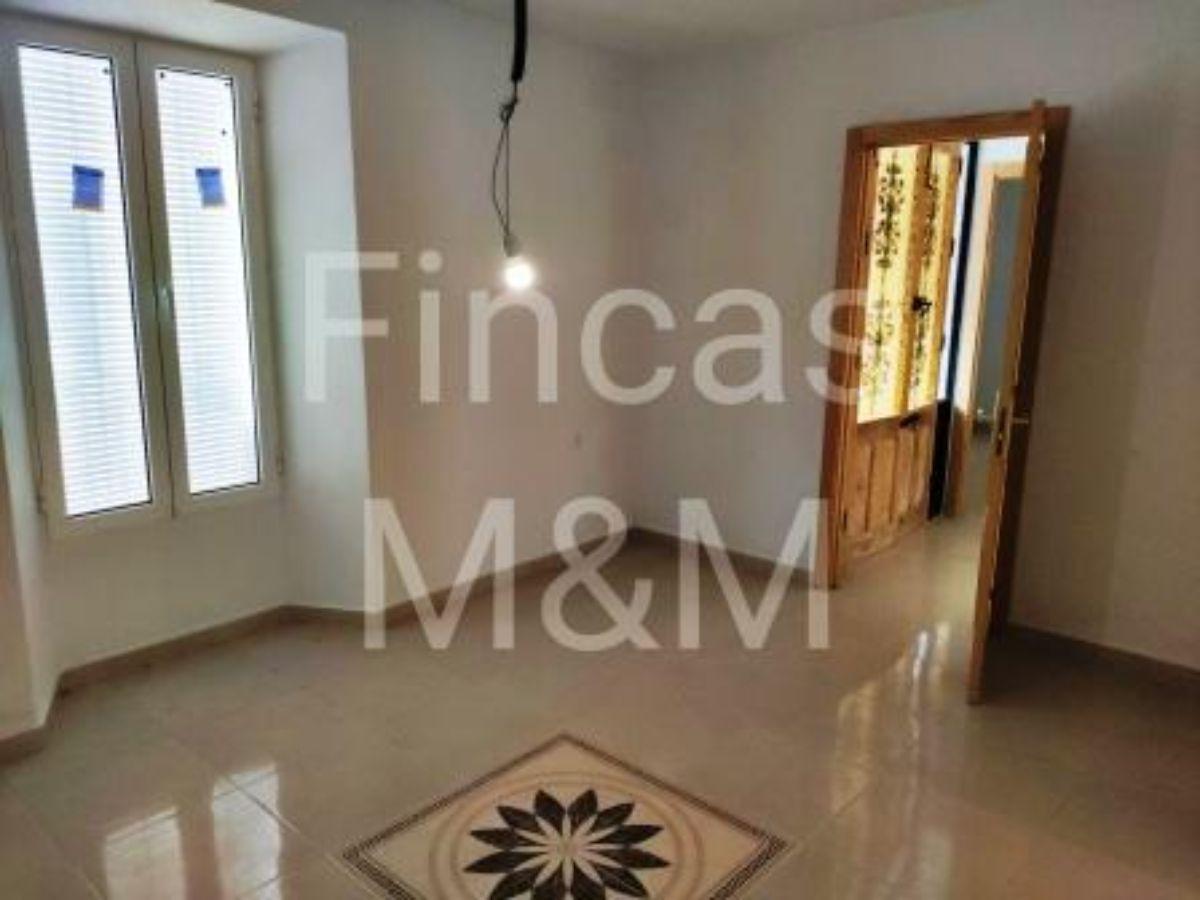 Venta de casa en Fuentes de León