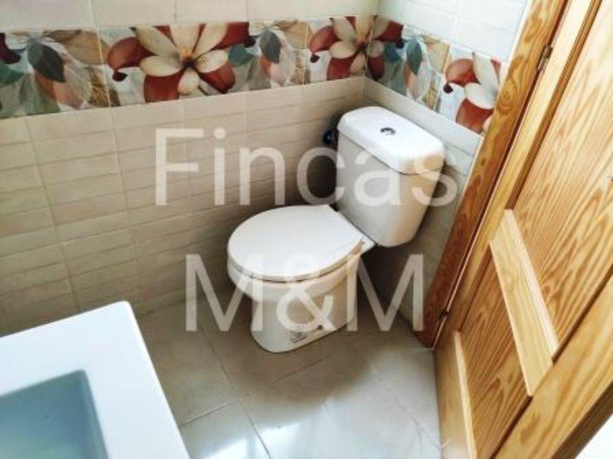 Venta de casa en Fuentes de León