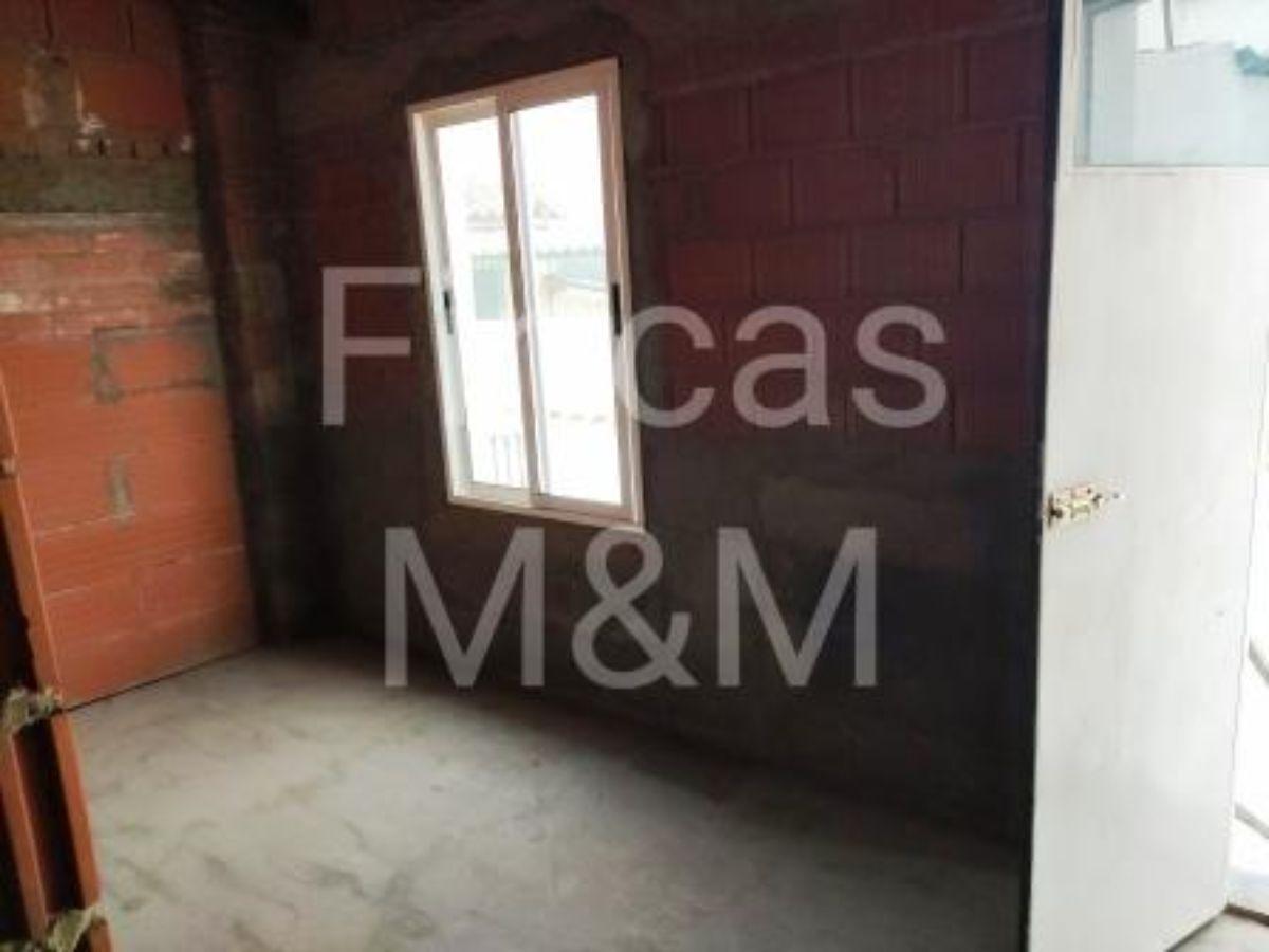Venta de casa en Fuentes de León