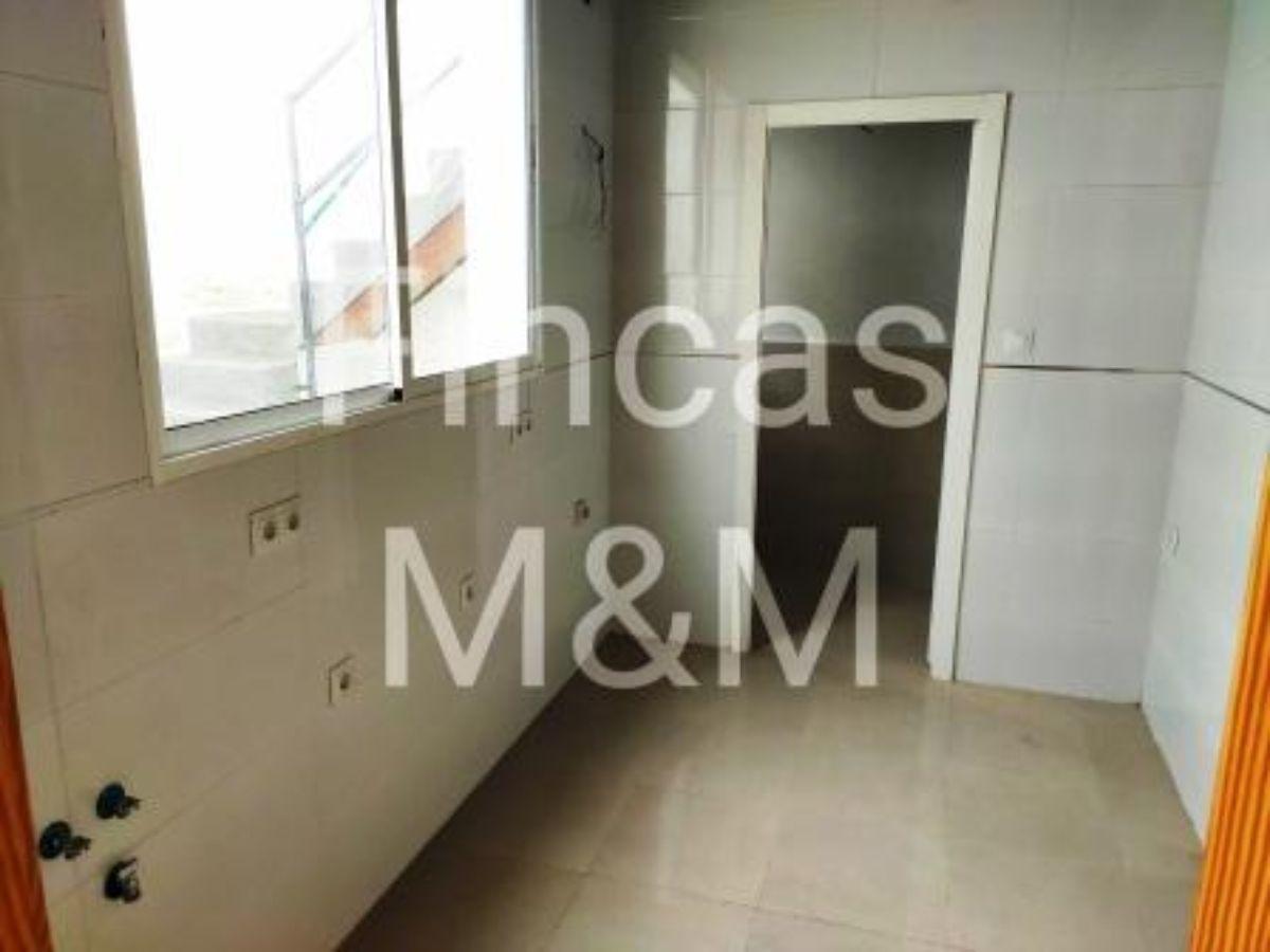 Venta de casa en Fuentes de León