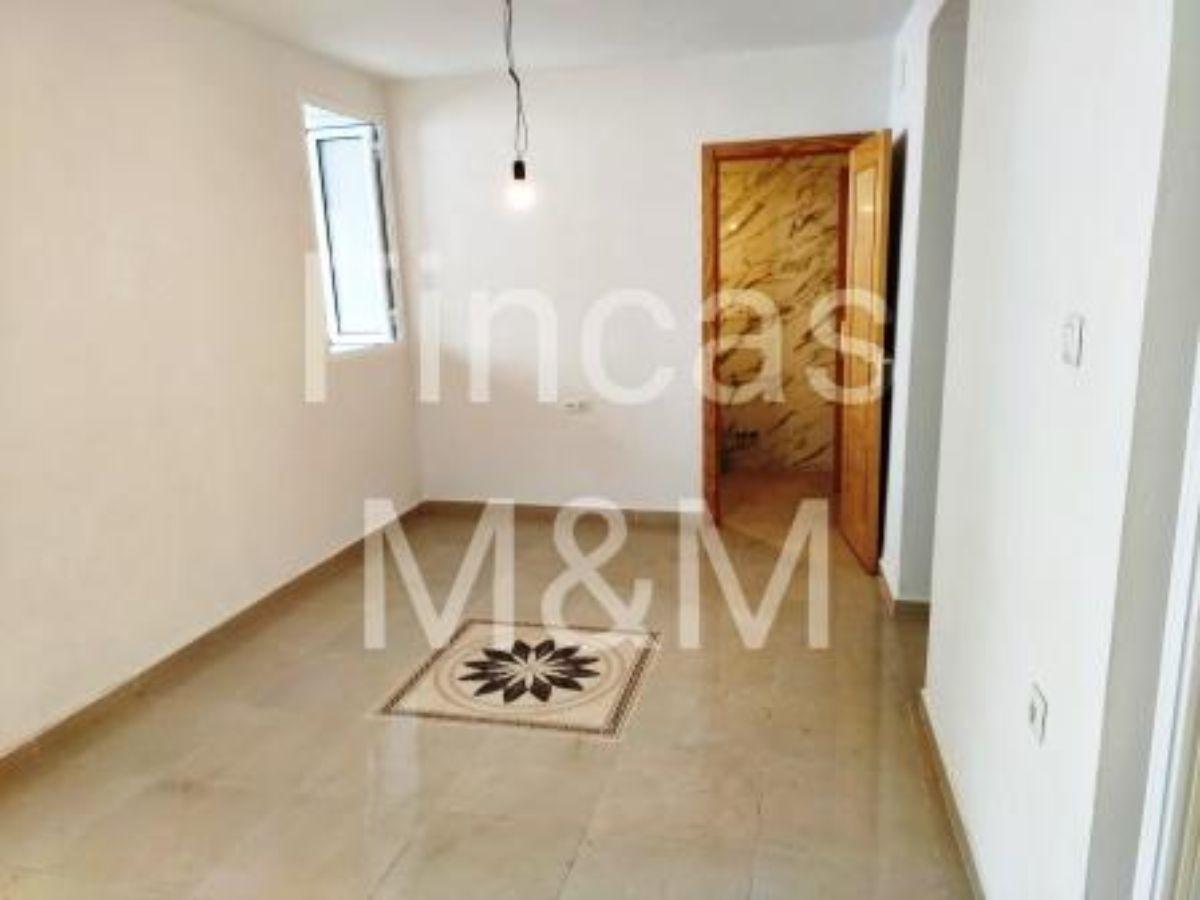 Venta de casa en Fuentes de León
