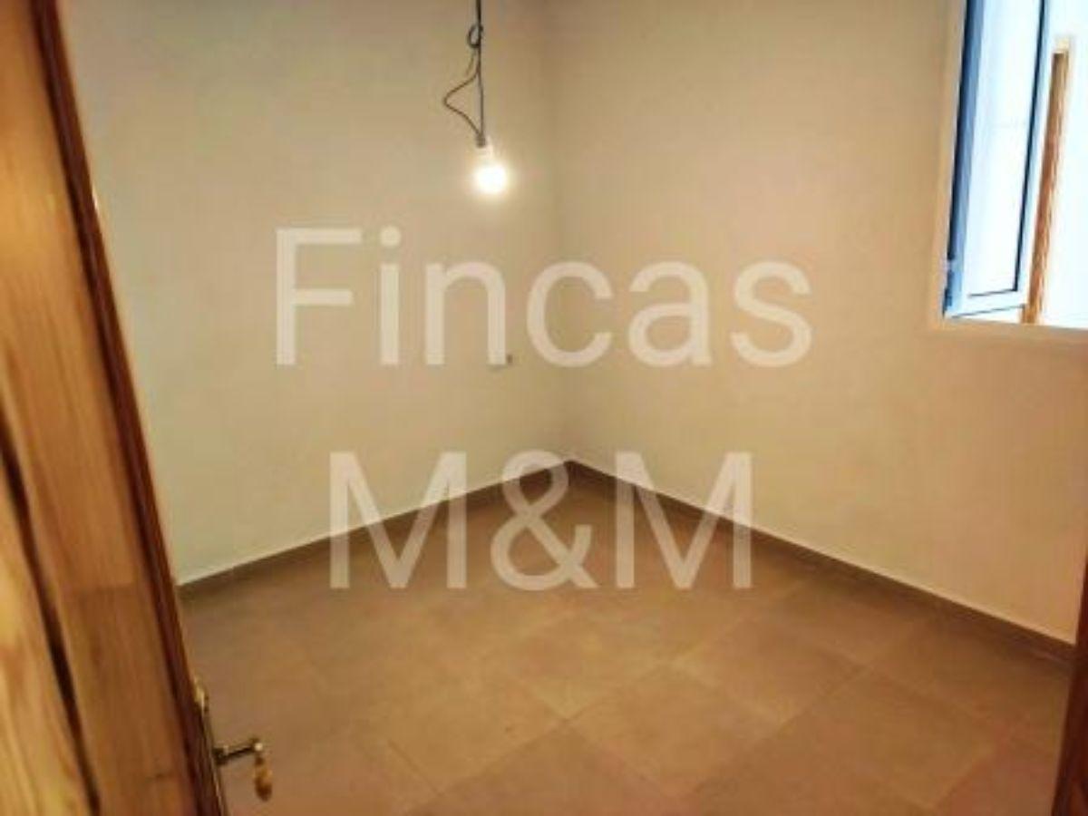 Venta de casa en Fuentes de León