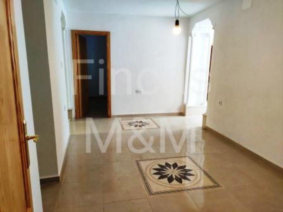Venta de casa en Fuentes de León