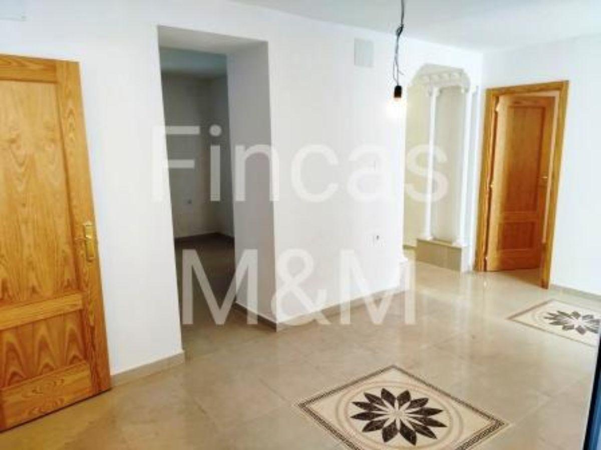 Venta de casa en Fuentes de León