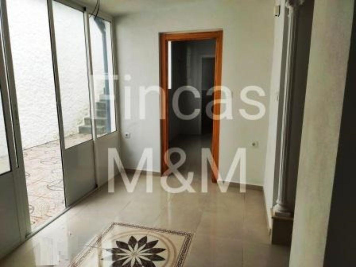 Venta de casa en Fuentes de León
