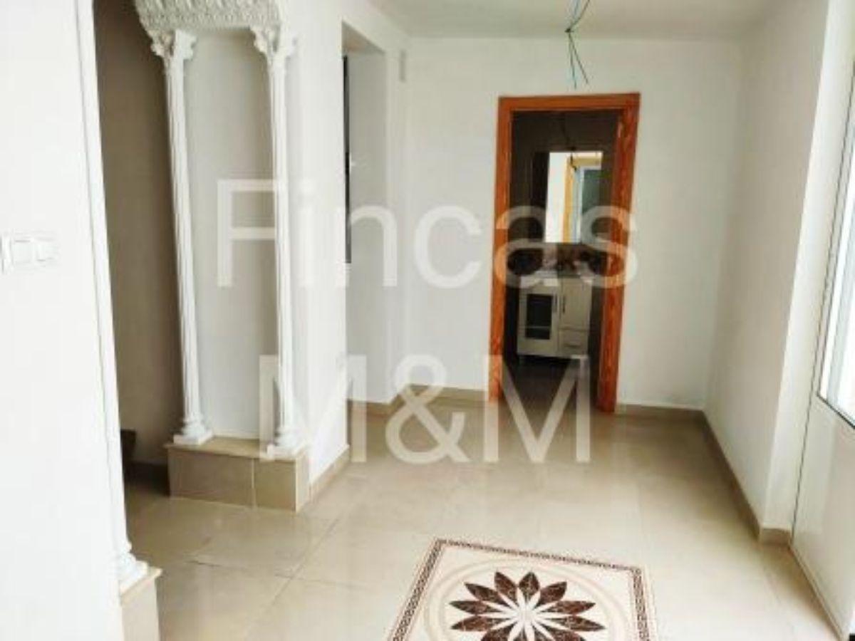 Venta de casa en Fuentes de León