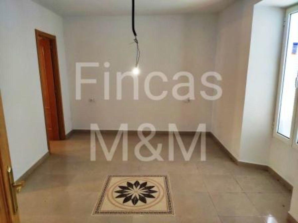 Venta de casa en Fuentes de León