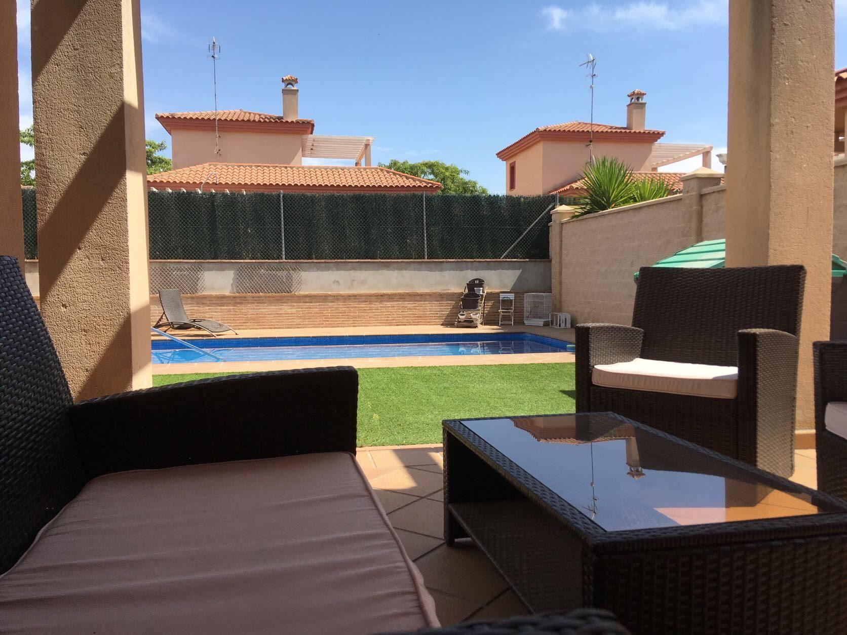For sale of chalet in Espartinas