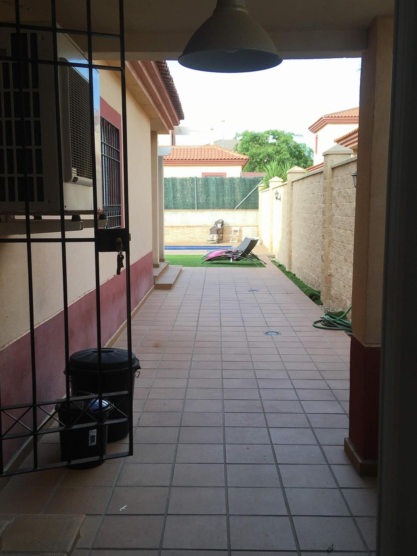 For sale of chalet in Espartinas