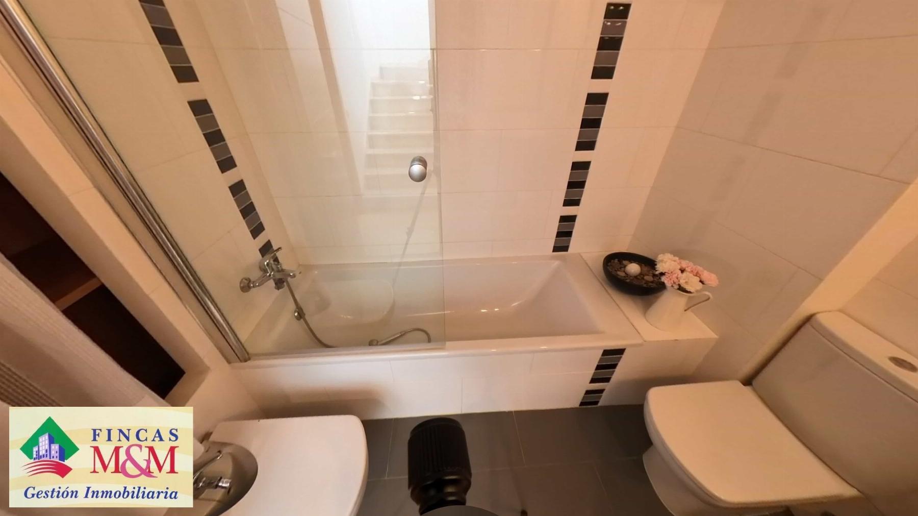For sale of house in Gines