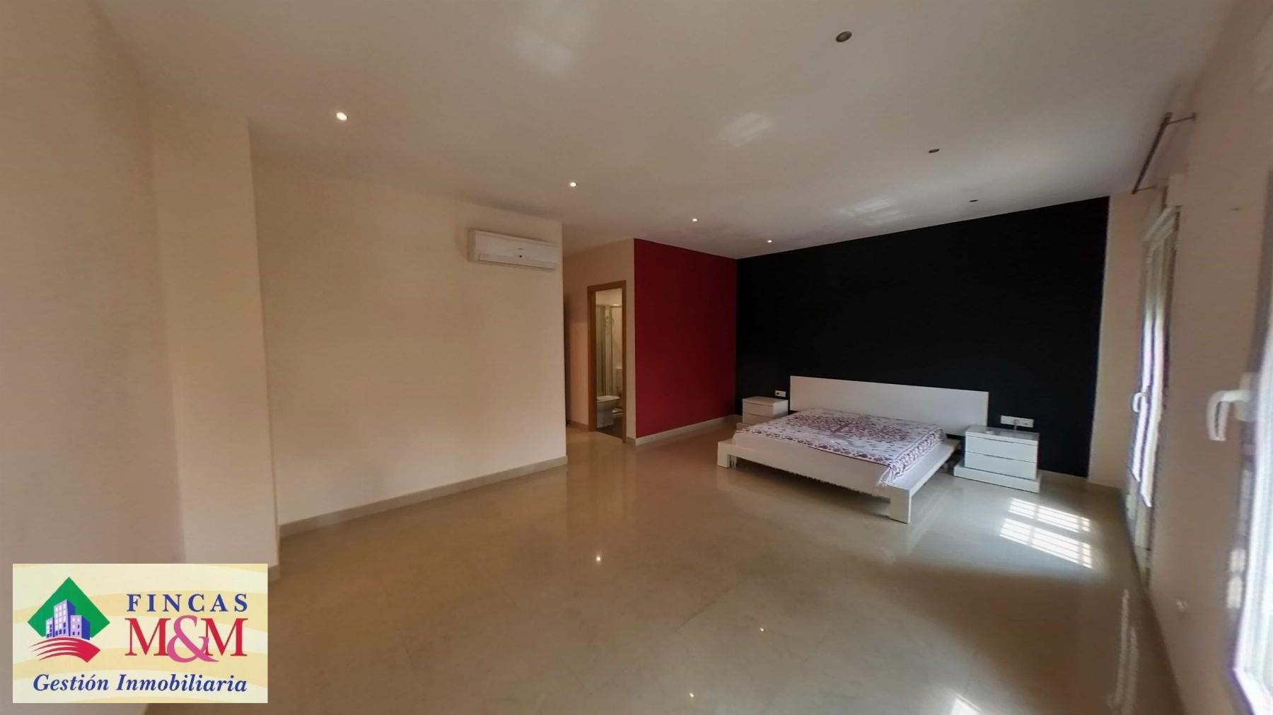 For sale of house in Gines