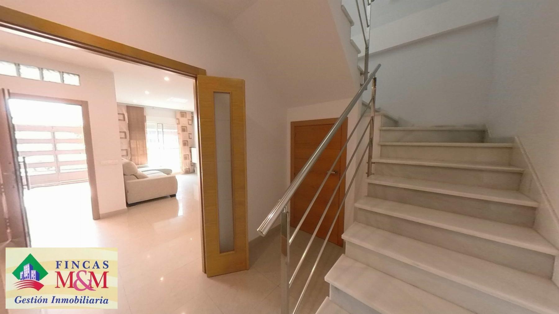 For sale of house in Gines