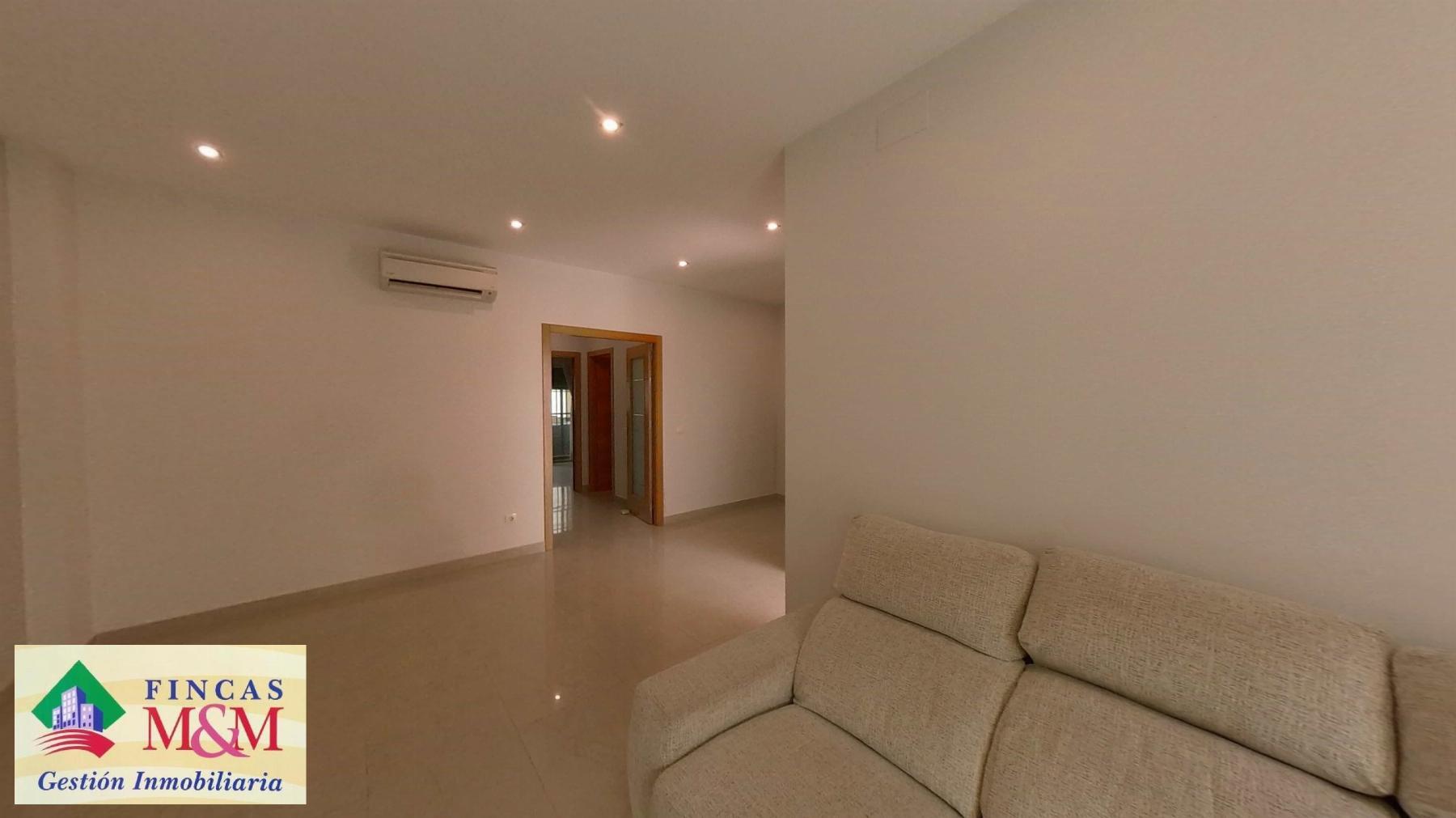 For sale of house in Gines