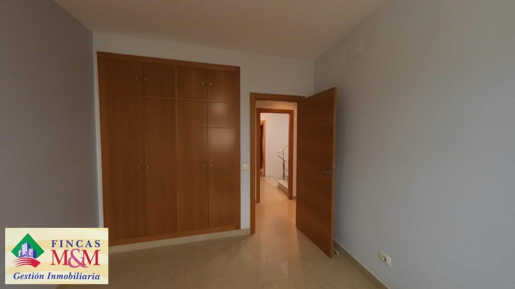 For sale of house in Gines