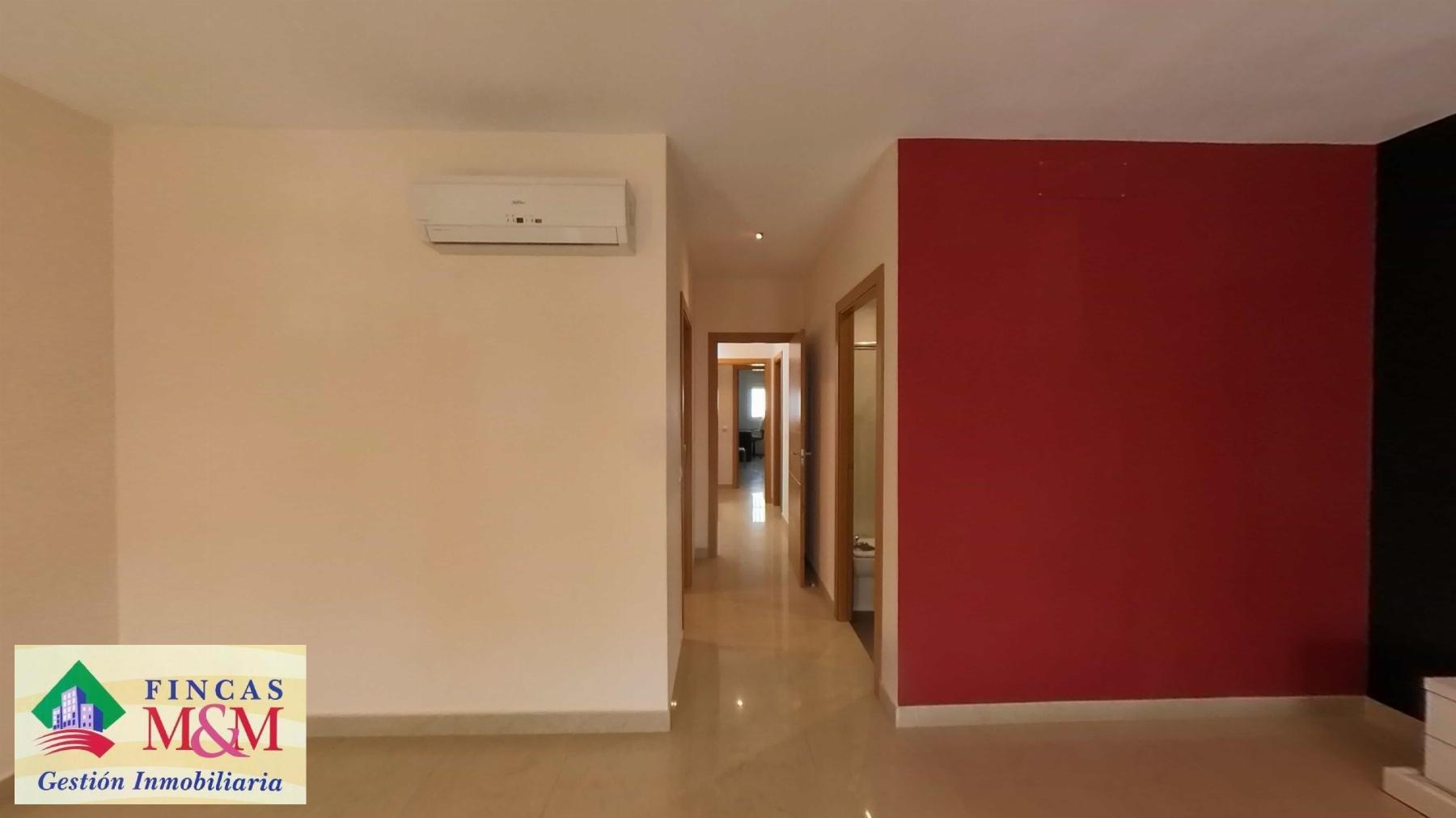 For sale of house in Gines
