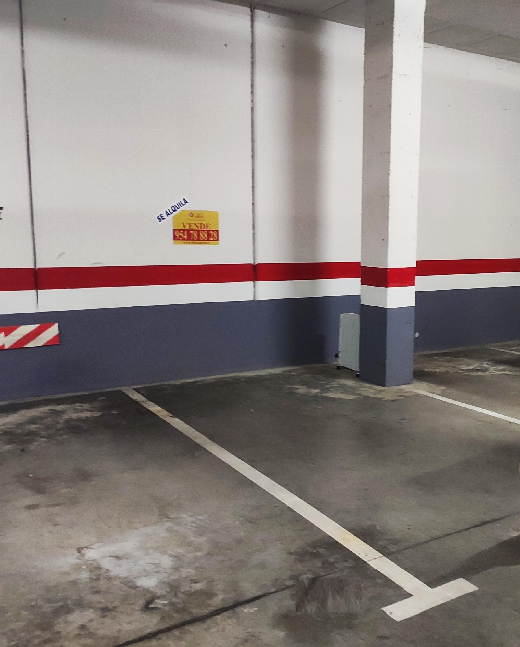 For rent of garage in Bormujos