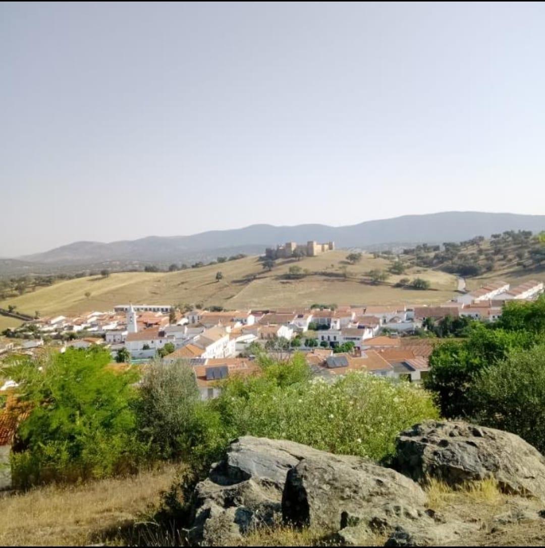 For sale of house in El Real de la Jara
