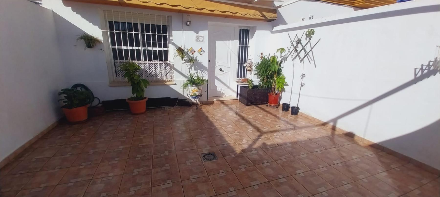 For sale of house in Pilas