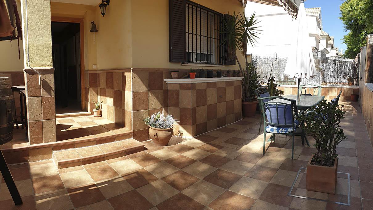 For sale of chalet in Espartinas