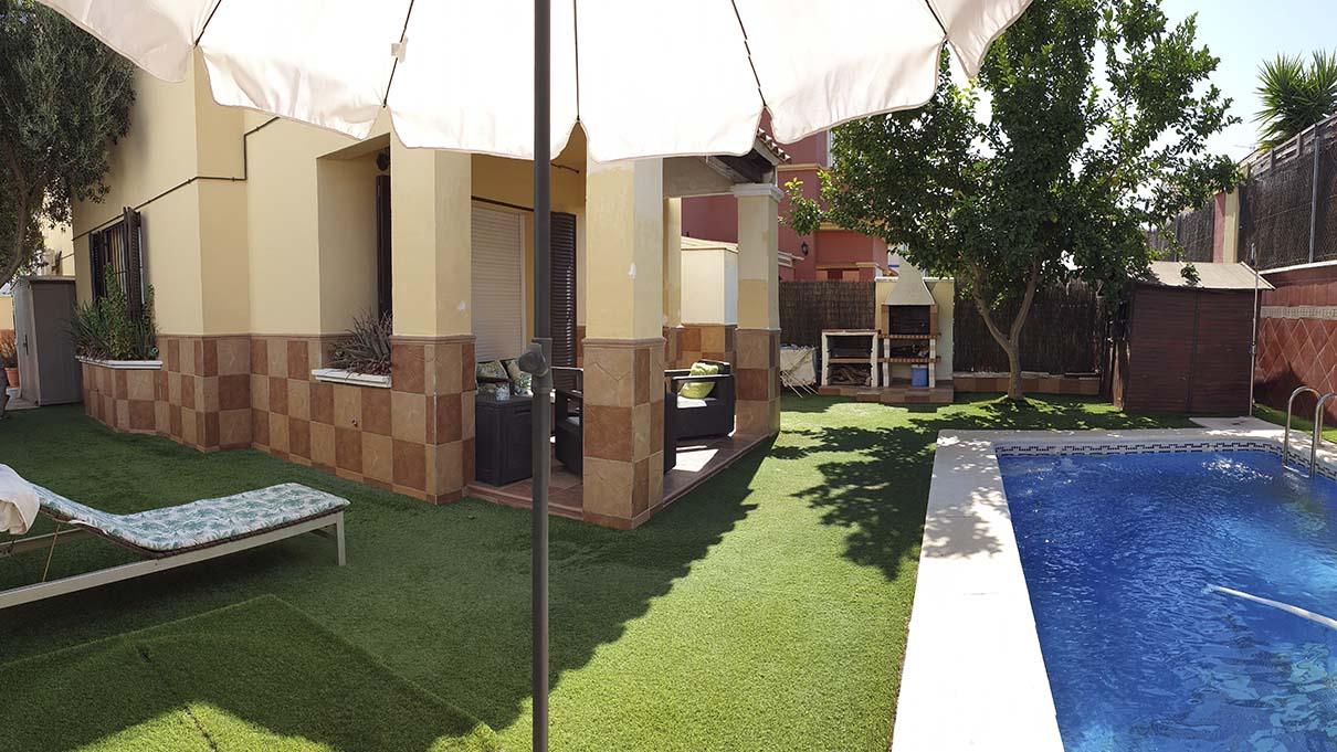 For sale of chalet in Espartinas