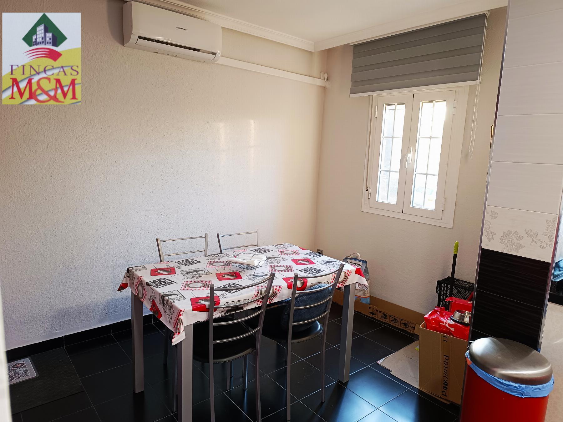 For sale of flat in Bormujos