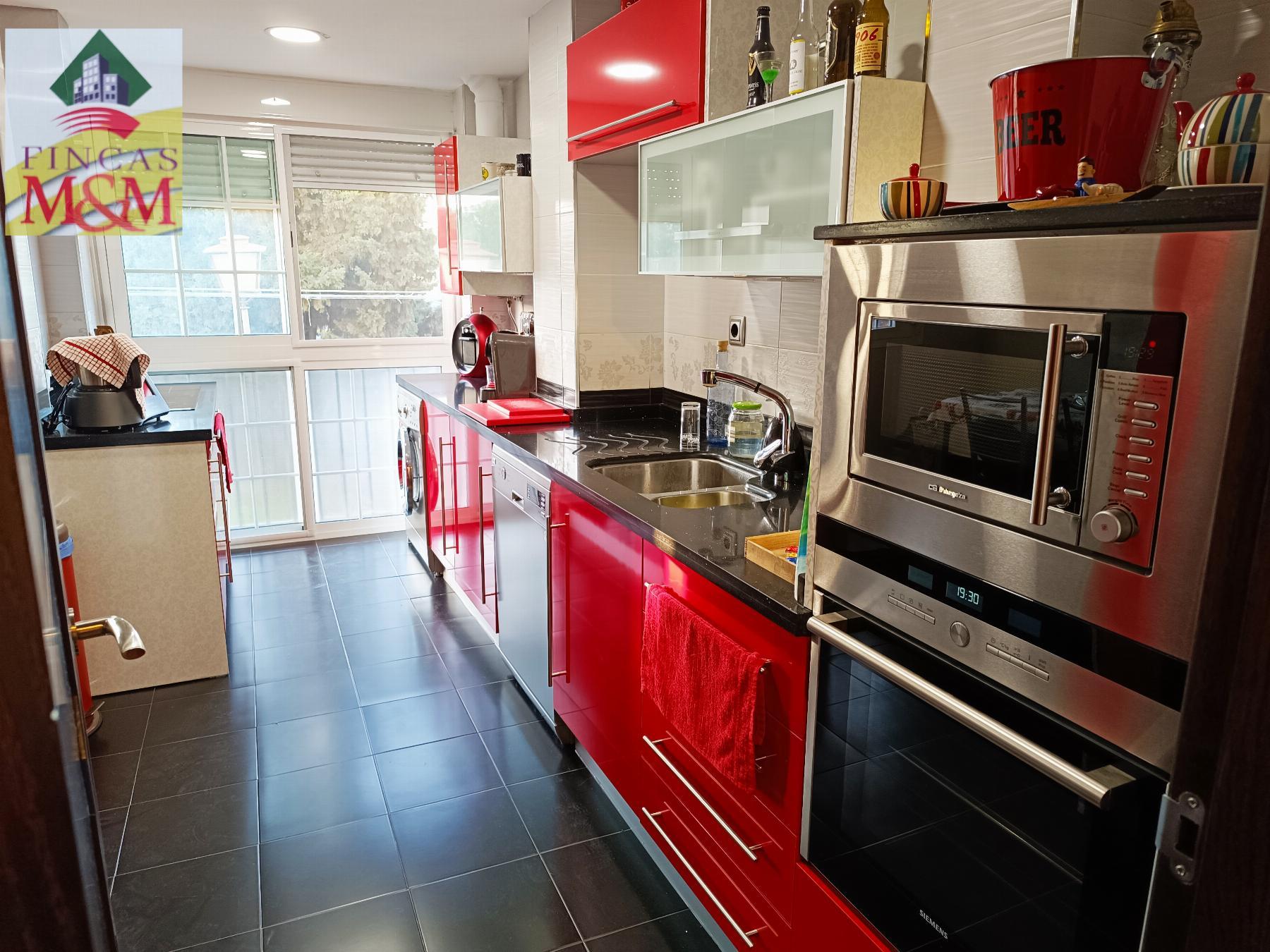 For sale of flat in Bormujos