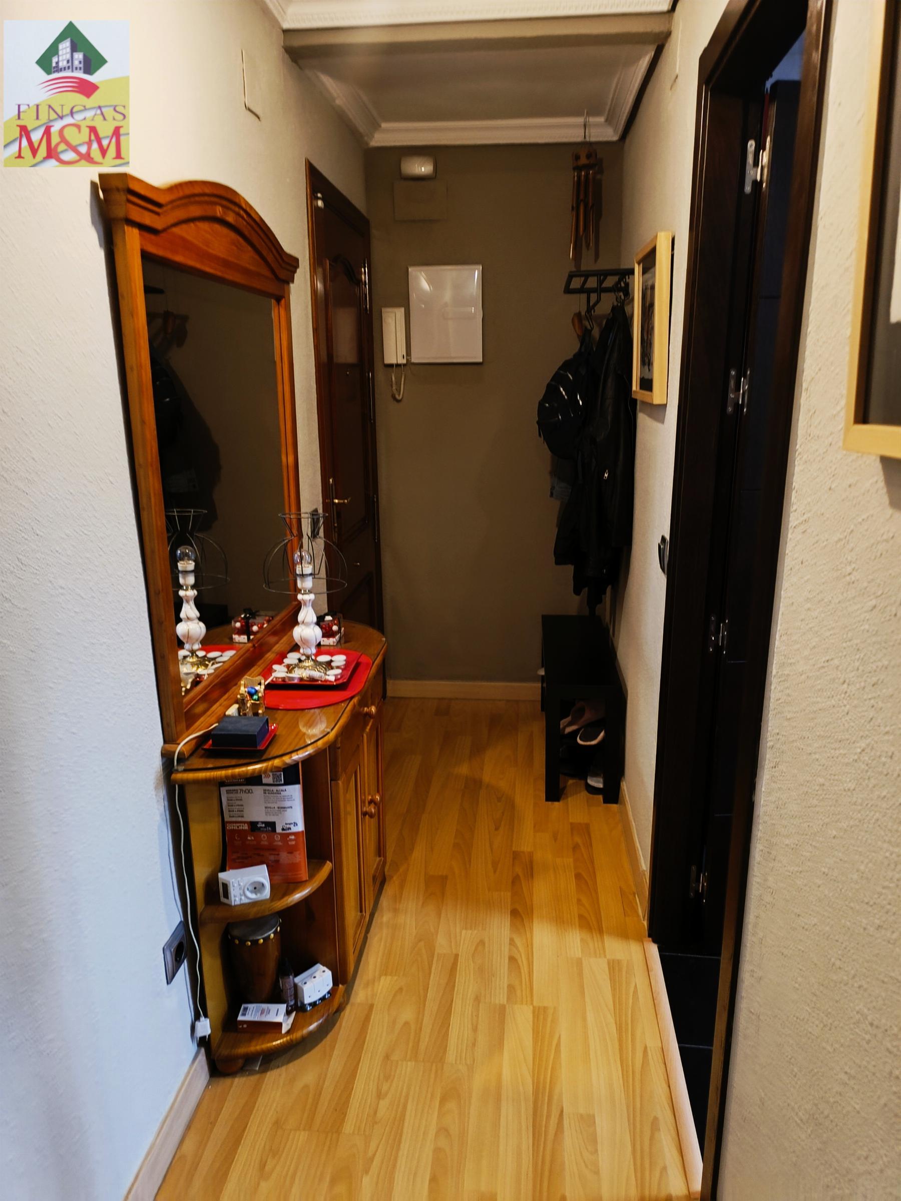 For sale of flat in Bormujos