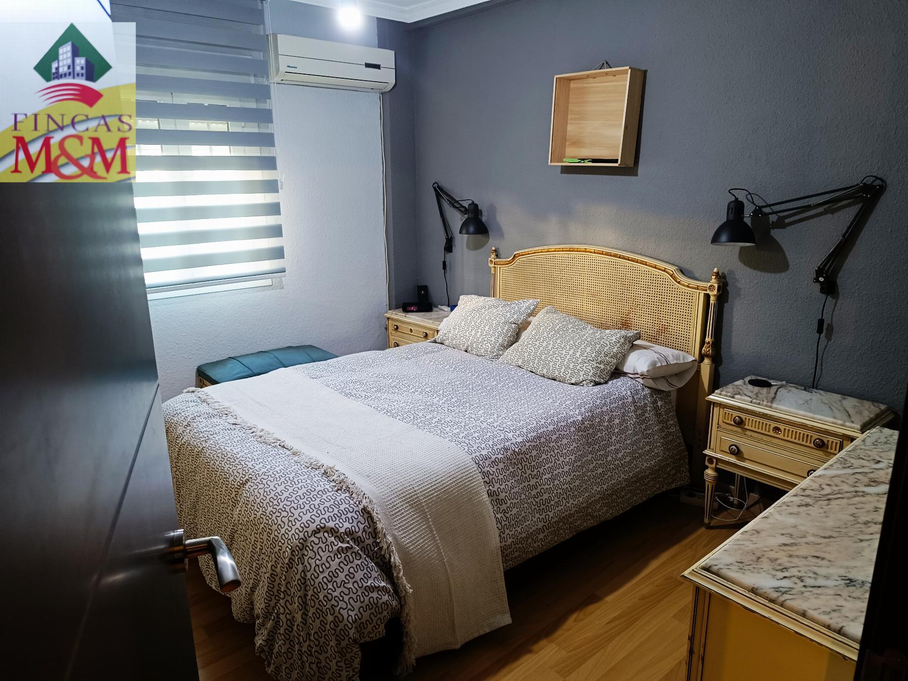 For sale of flat in Bormujos