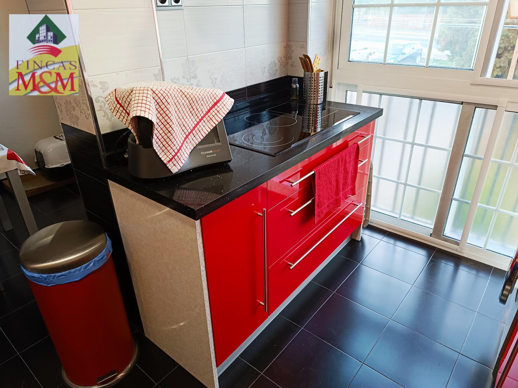 For sale of flat in Bormujos