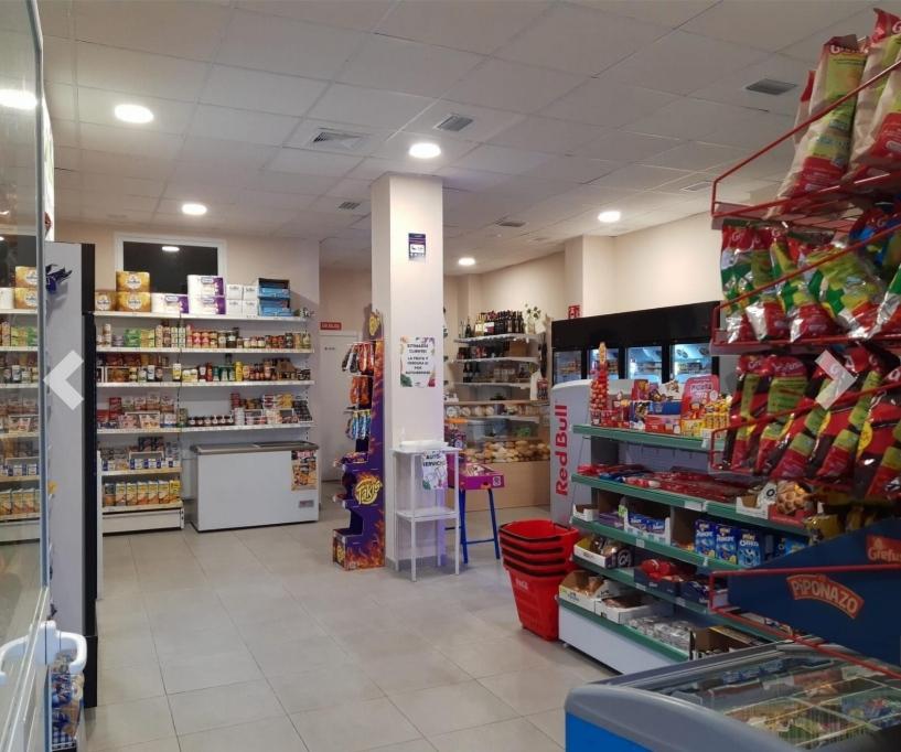 For share of commercial in Bormujos