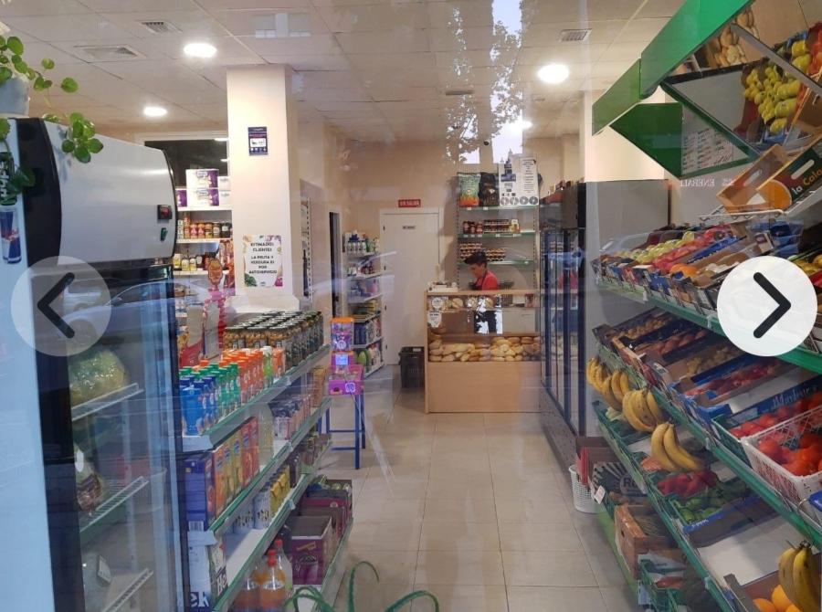 For share of commercial in Bormujos