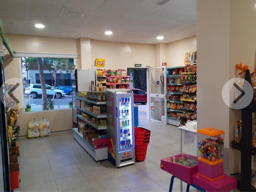 For share of commercial in Bormujos