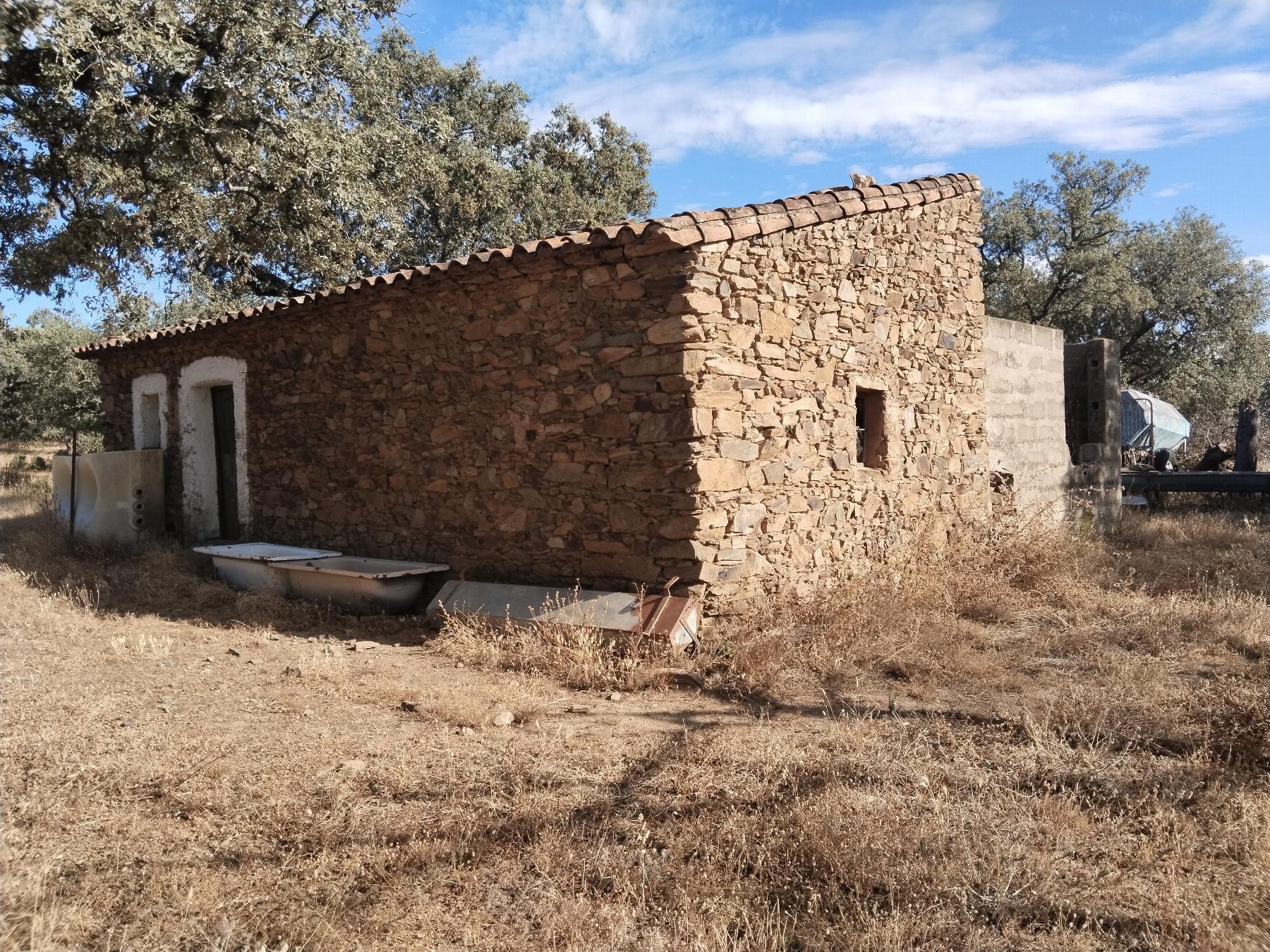 For sale of rural property in Cabeza la Vaca